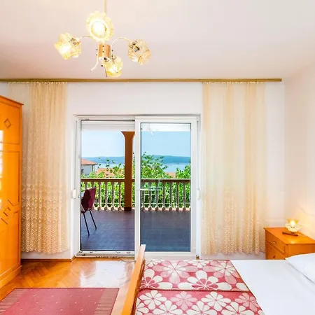 Josypa Apartment *